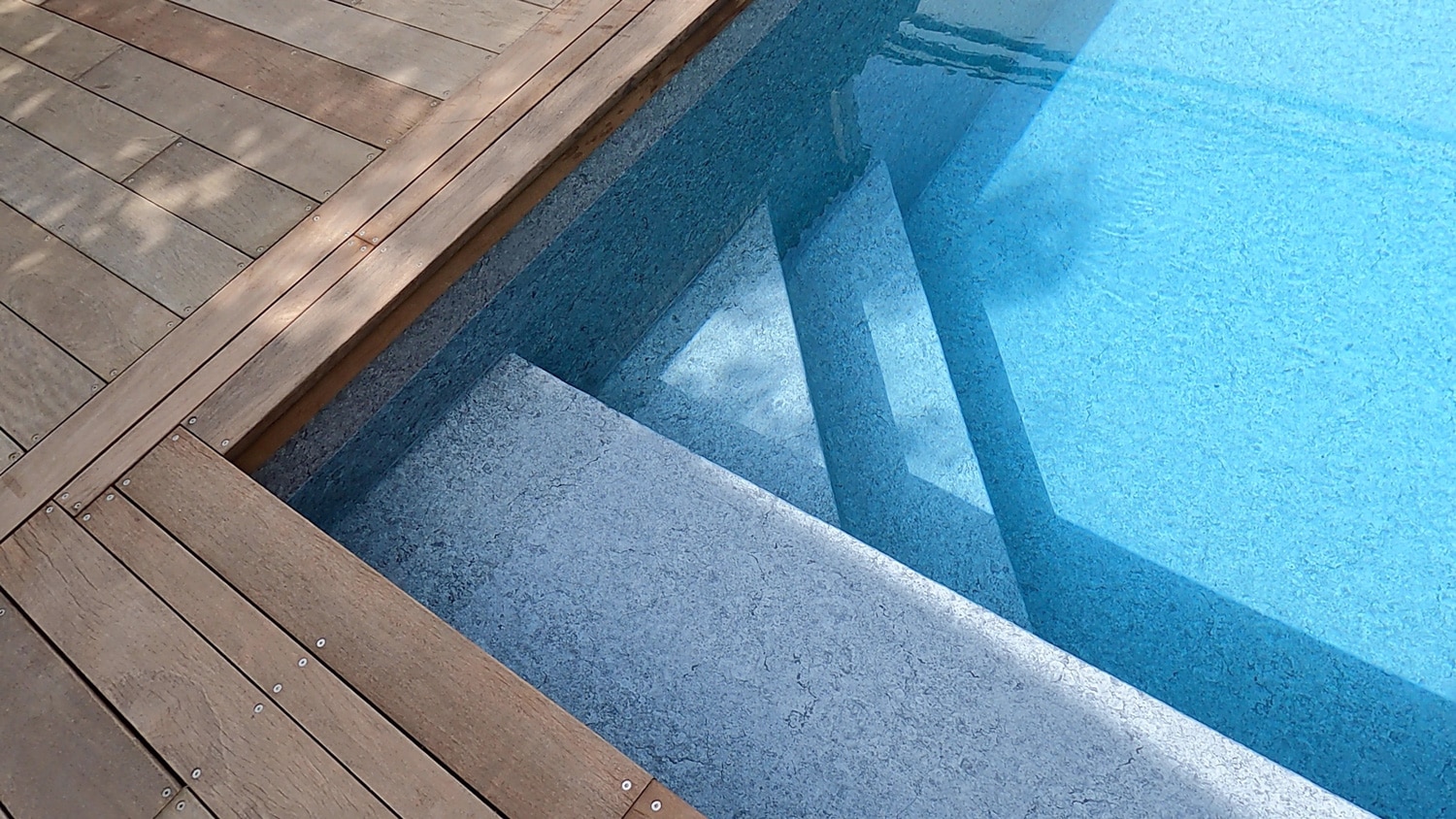 Liner de piscine aspect béton prestige - Bassins Atypiques - Bordeaux